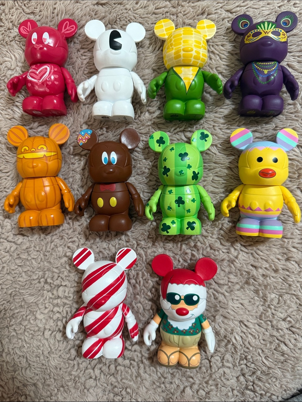 Disney Holiday Series 2 Vinylmations - Set of 9 plus Chaser
